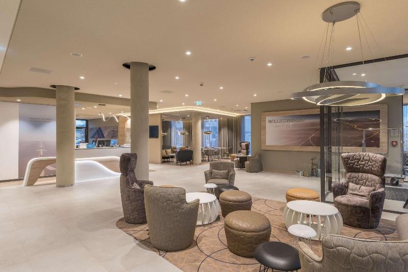 Hampton by Hilton Frankfurt Airport - Lobi