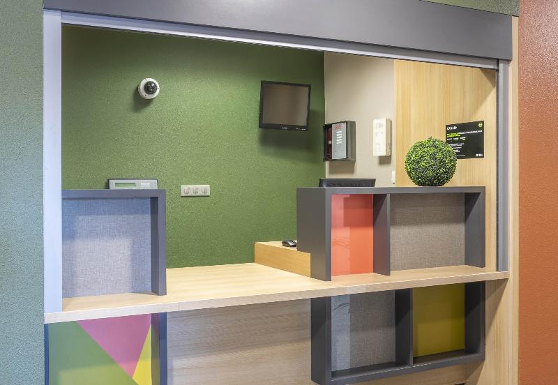 B&B HOTEL Marseille les Ports - Lobi