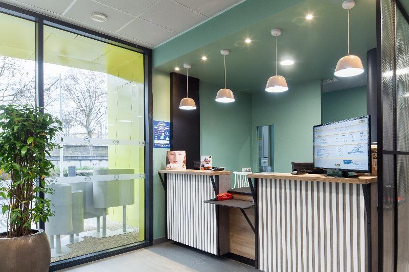B&B HOTEL Nanterre Rueil Malmaison - Lobi