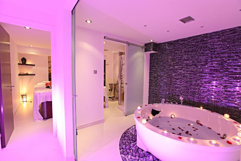 The Dome Beach Hotel & Resort - Aktivite