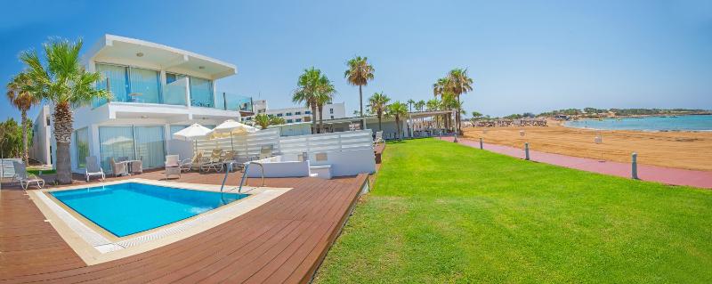 The Dome Beach Hotel & Resort - Oda