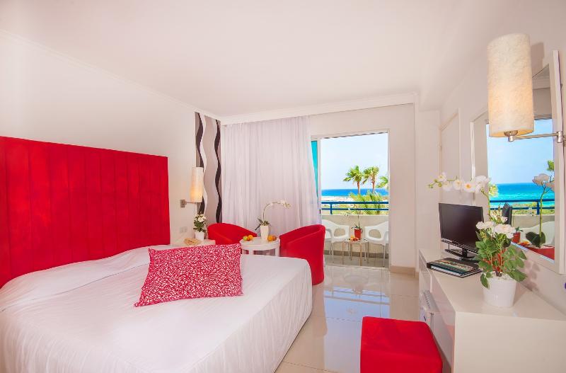 The Dome Beach Hotel & Resort - Oda