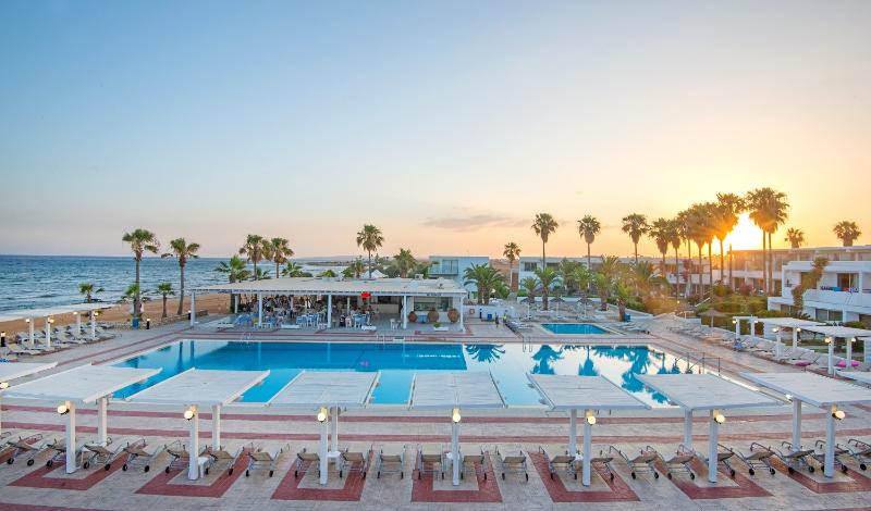 The Dome Beach Hotel & Resort - Havuz
