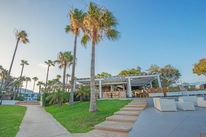 The Dome Beach Hotel & Resort - Teras