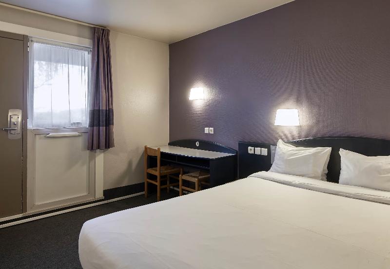 B&B HOTEL Saclay - Oda