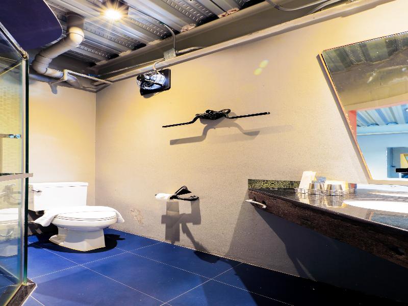 Mestyle Garage Hotel Bangkok - Oda