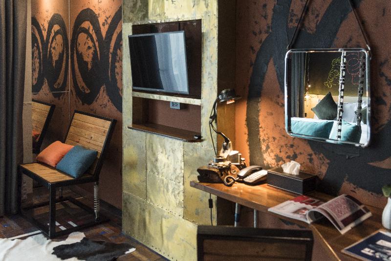Mestyle Garage Hotel Bangkok - Oda