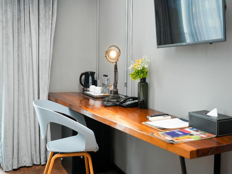 Mestyle Garage Hotel Bangkok - Oda