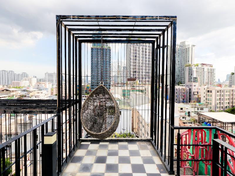 Mestyle Garage Hotel Bangkok - Teras