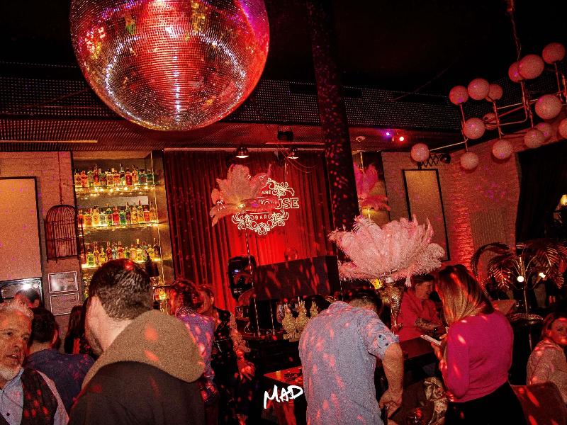 ibis styles Lausanne center Madhouse - Bar