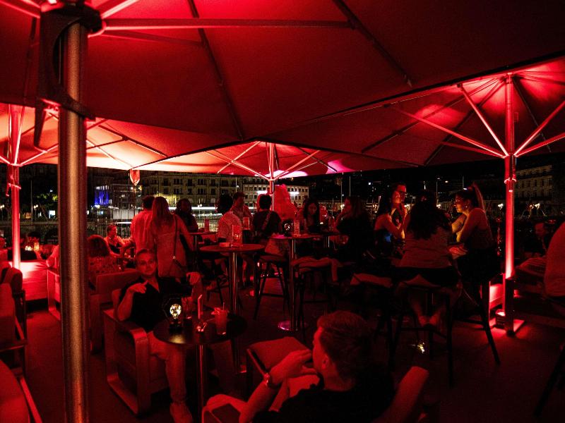 ibis styles Lausanne center Madhouse - Bar