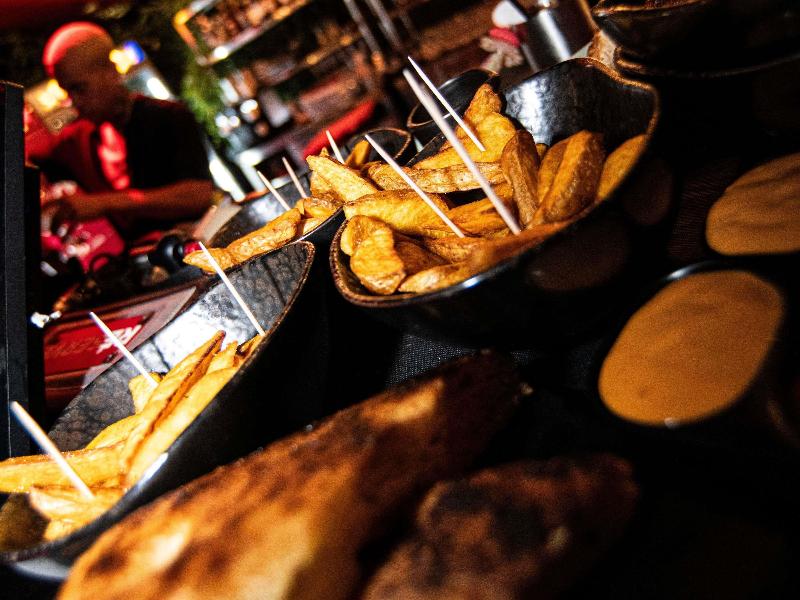 ibis styles Lausanne center Madhouse - Bar