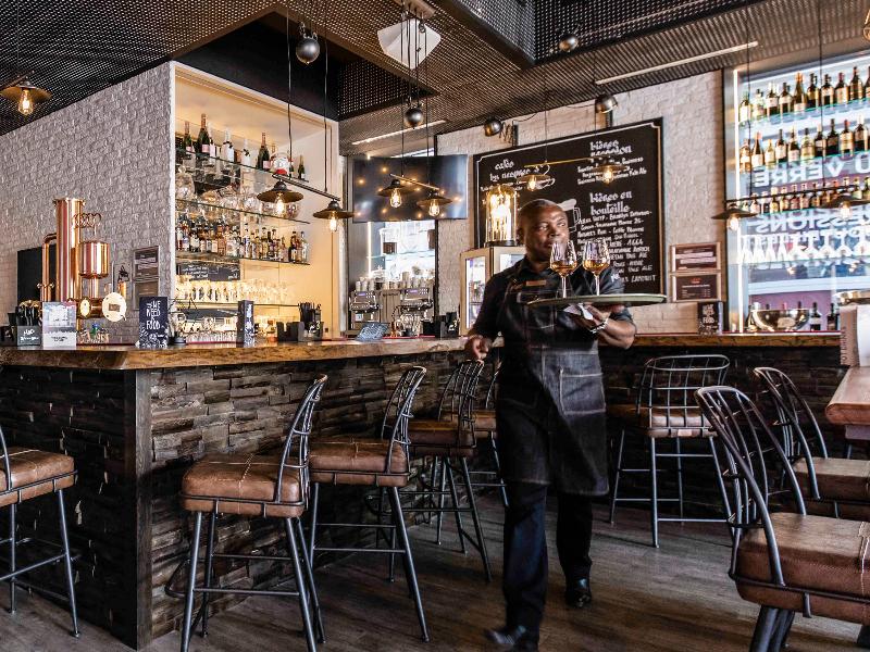 ibis styles Lausanne center Madhouse - Bar