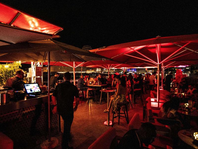 ibis styles Lausanne center Madhouse - Bar