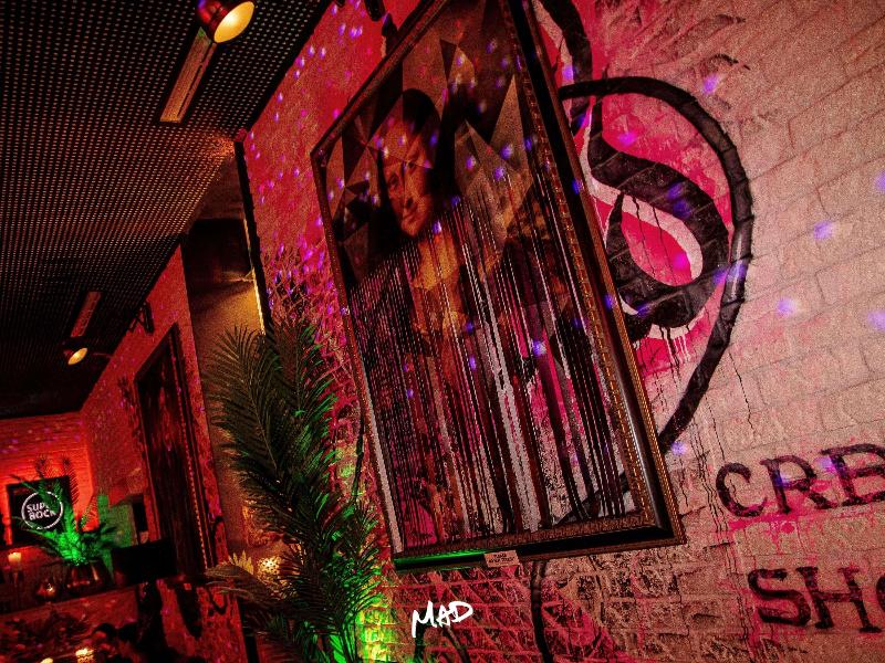 ibis styles Lausanne center Madhouse - Bar