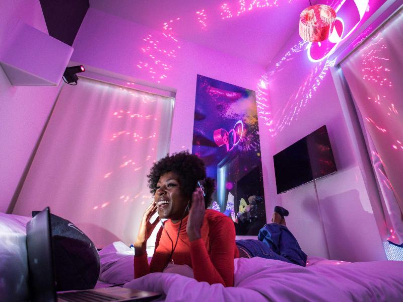 ibis styles Lausanne center Madhouse - Oda