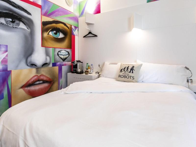 ibis styles Lausanne center Madhouse - Oda