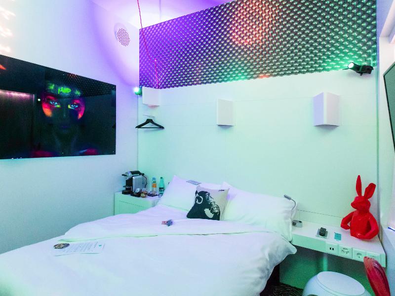 ibis styles Lausanne center Madhouse - Oda