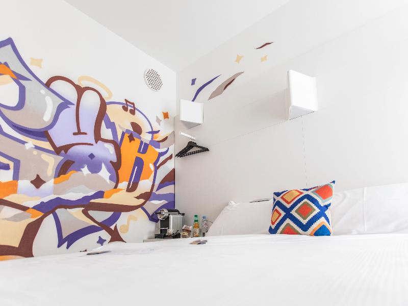 ibis styles Lausanne center Madhouse - Oda