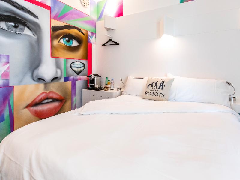 ibis styles Lausanne center Madhouse - Oda