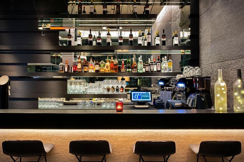 Holiday Inn Express Stuttgart - Waiblingen - Bar