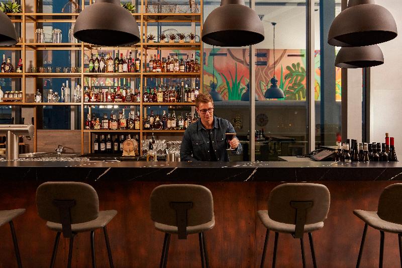 Hotel Indigo Berlin - East Side Gallery - Bar