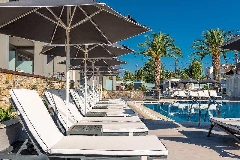 Dionysos Hotel and Studios - Havuz
