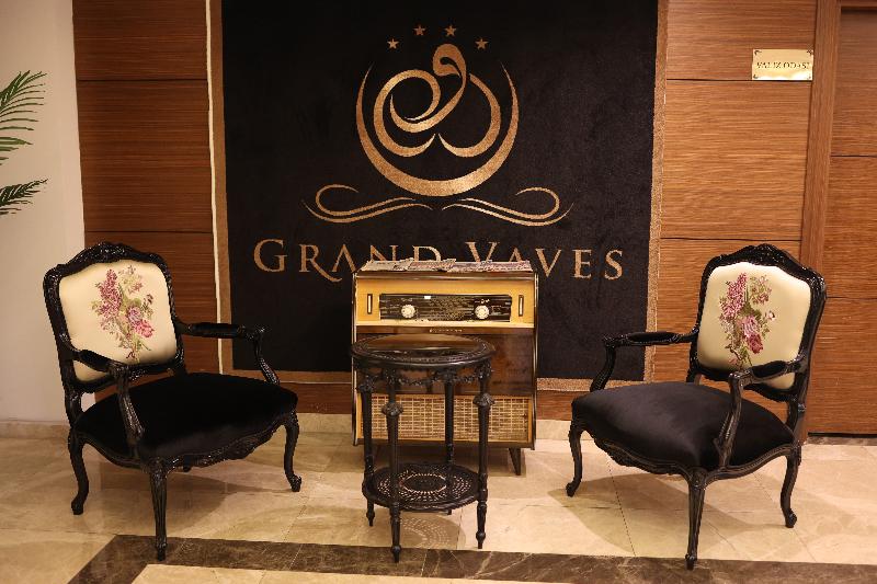 Grand Vaves Hotel - Lobi