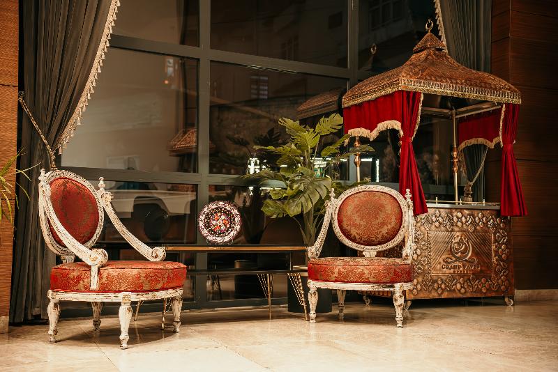 Grand Vaves Hotel - Lobi