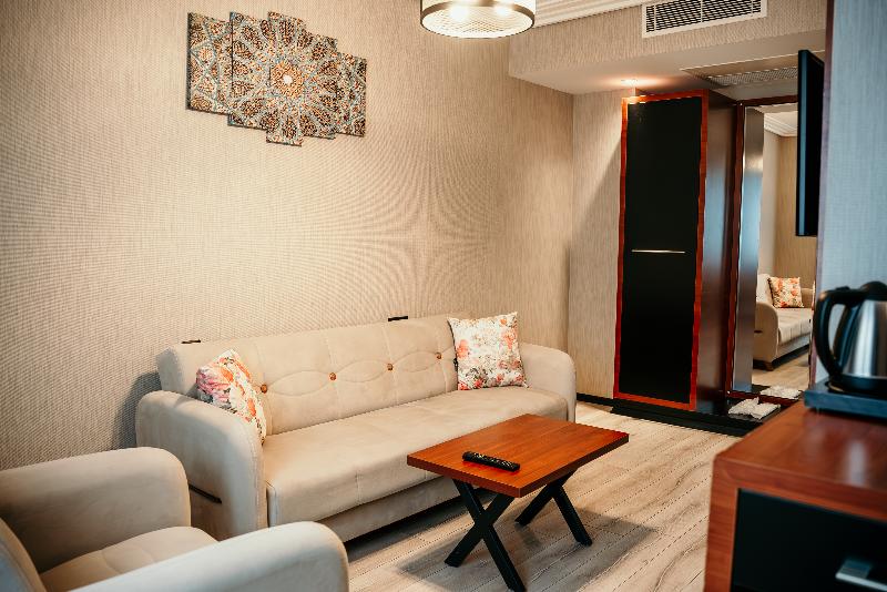 Grand Vaves Hotel - Oda