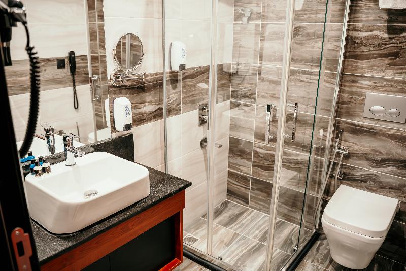 Grand Vaves Hotel - Oda