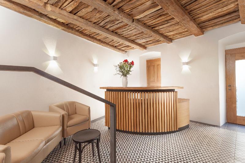 Hotel at The White Lily - Lobi