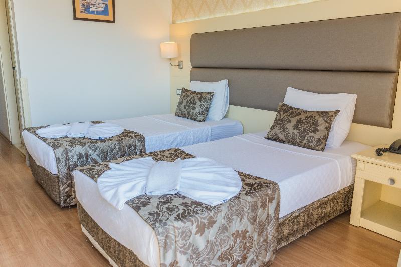 Grand Hotel Faros - Oda