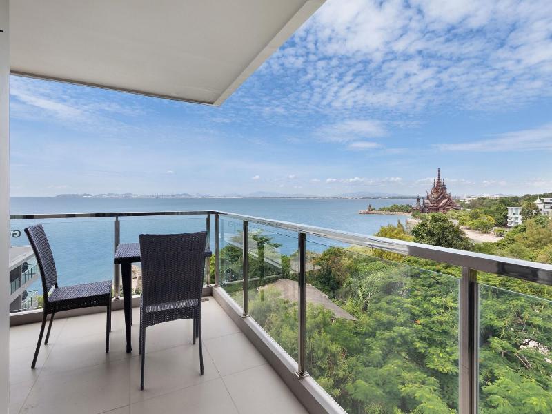Mayaana Beach Resort Pattaya - Teras