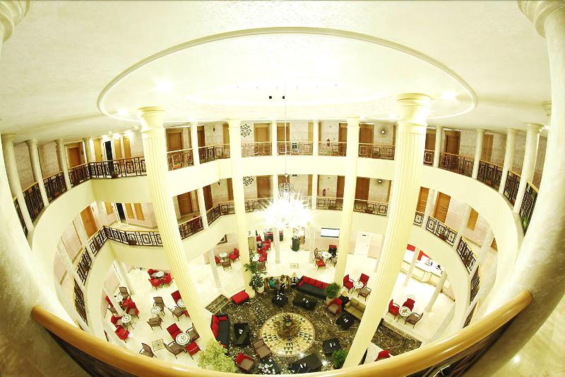 Julius Hotel - Lobi