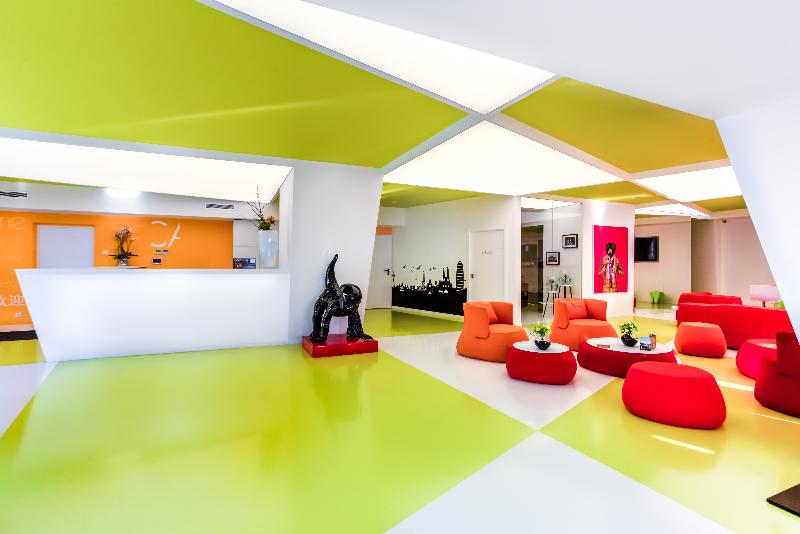 Cosmo Apartments Sants - Lobi