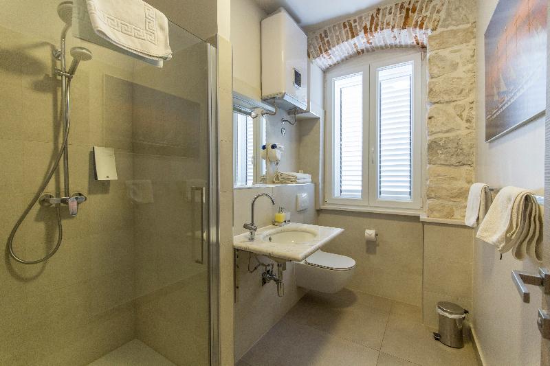 Tifani Luxury Rooms - Oda
