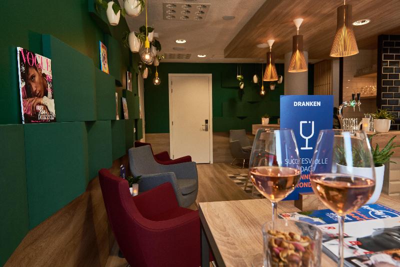 Holiday Inn Express Amsterdam - City Hall - Bar