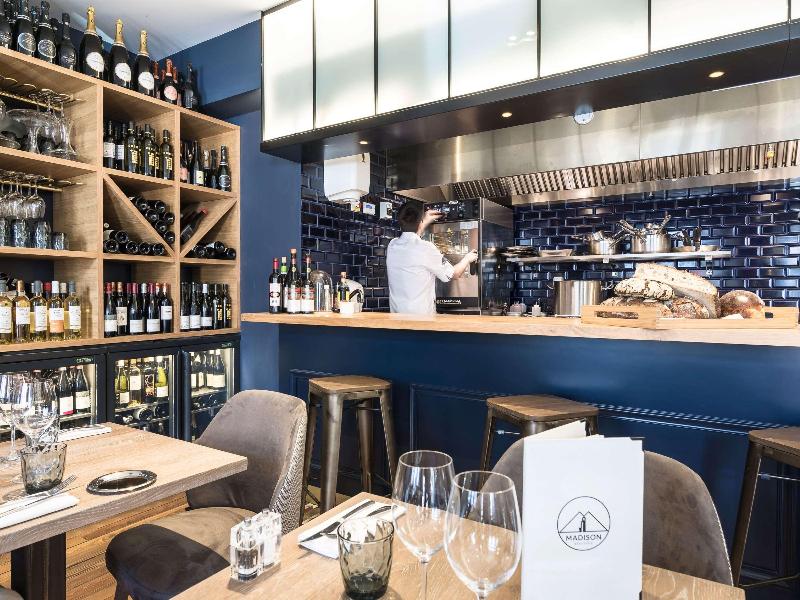 MADISON Saint Jean de Luz - Handwritten Collection - Bar