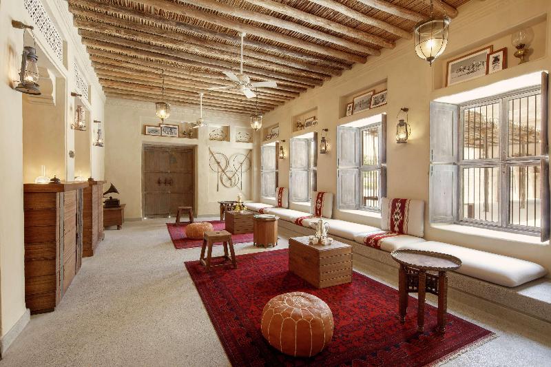 Al Seef Heritage Hotel Curio Collection by Hilton - Lobi