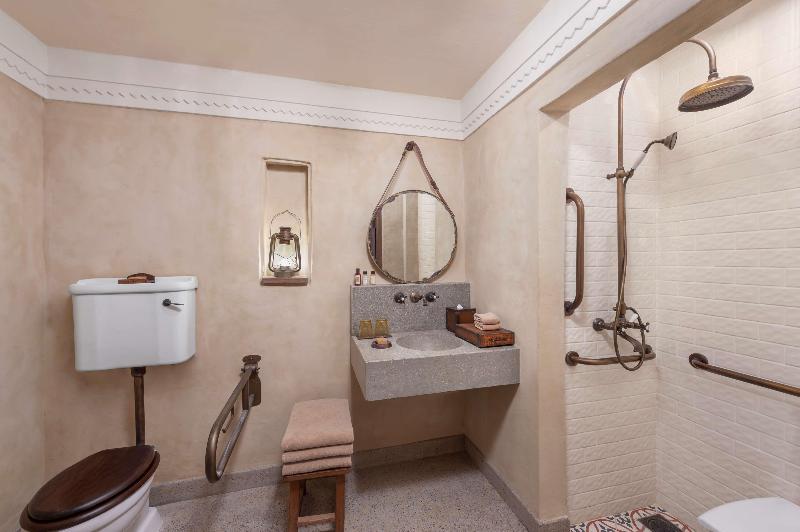 Al Seef Heritage Hotel Curio Collection by Hilton - Oda