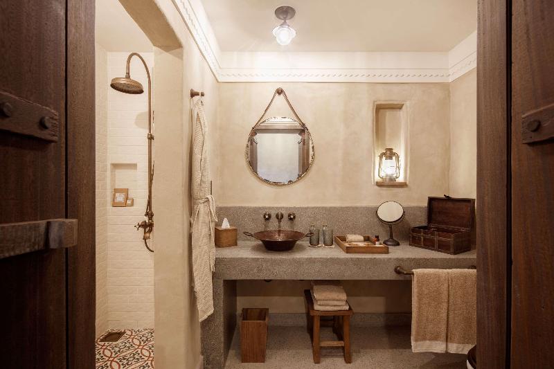 Al Seef Heritage Hotel Curio Collection by Hilton - Oda