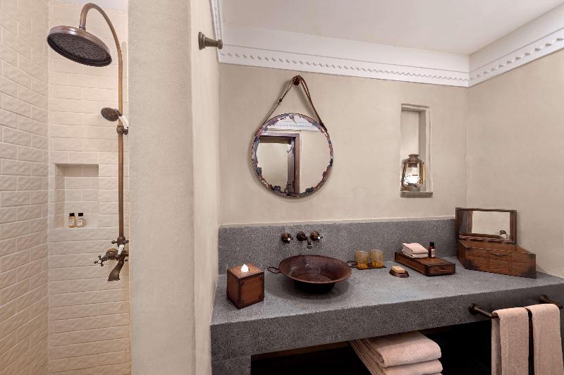 Al Seef Heritage Hotel Curio Collection by Hilton - Oda
