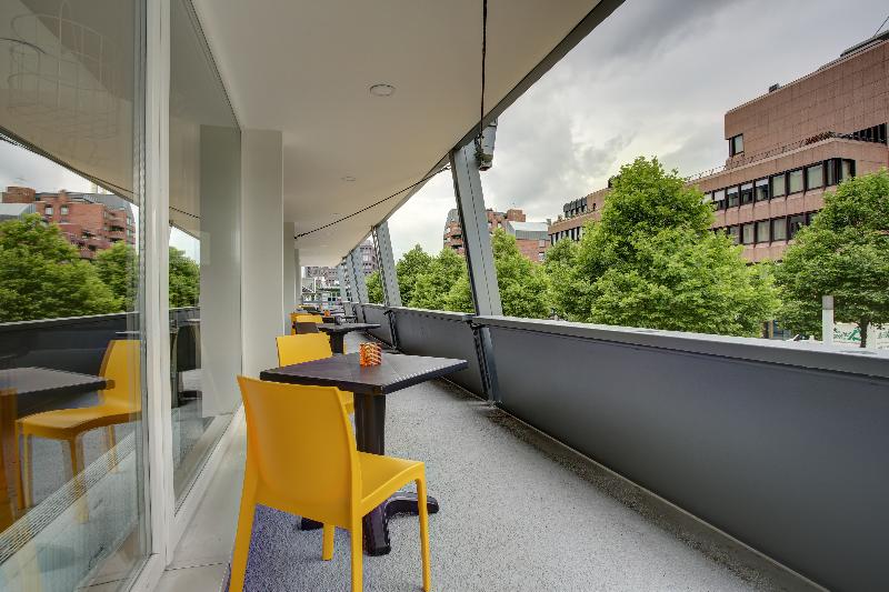 Vienna House Easy by Wyndham Dortmund - Teras