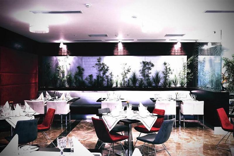 Demora Hotel - Restoran