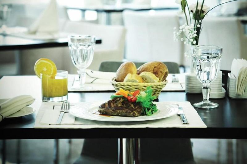 Demora Hotel - Restoran