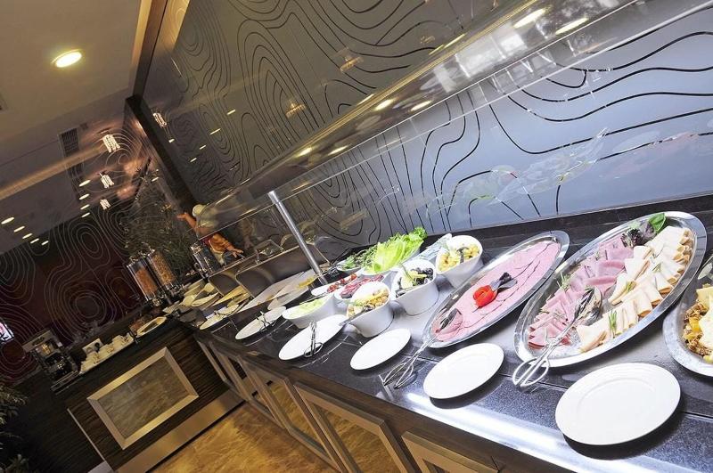 Demora Hotel - Restoran