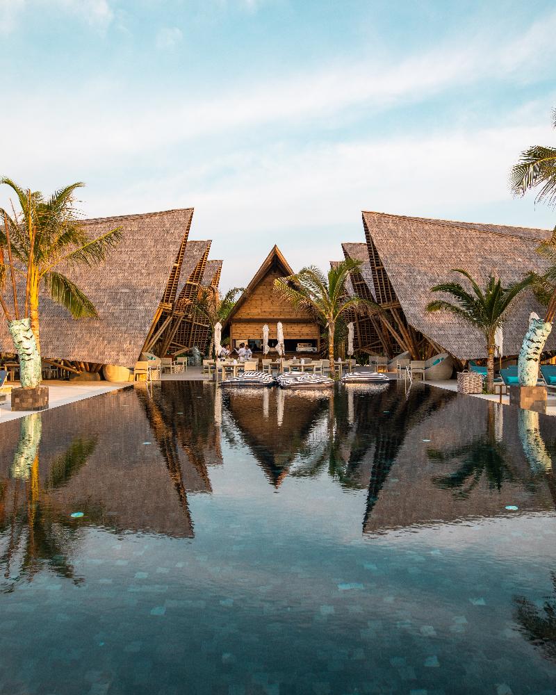 Kuredhivaru Resort & SPA Maldives - Havuz