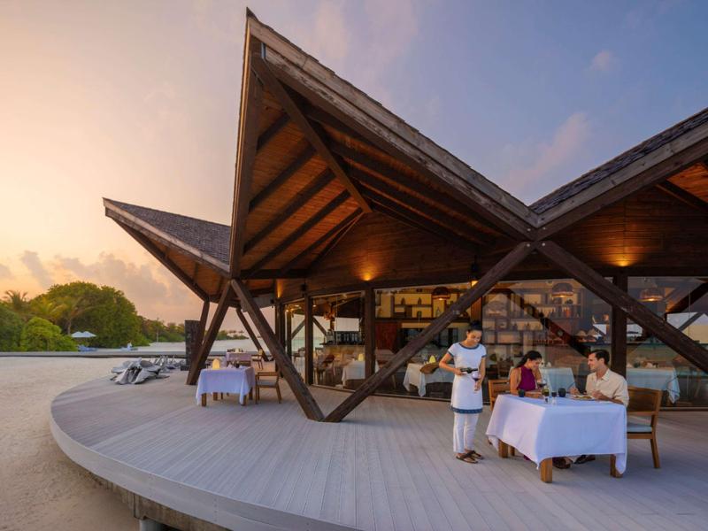 Kuredhivaru Resort & SPA Maldives - Restoran