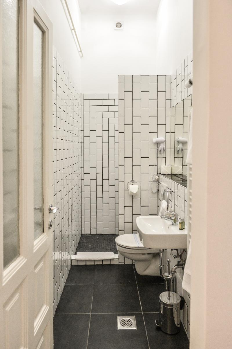 The Magazine Hotel & Apartments - Oda